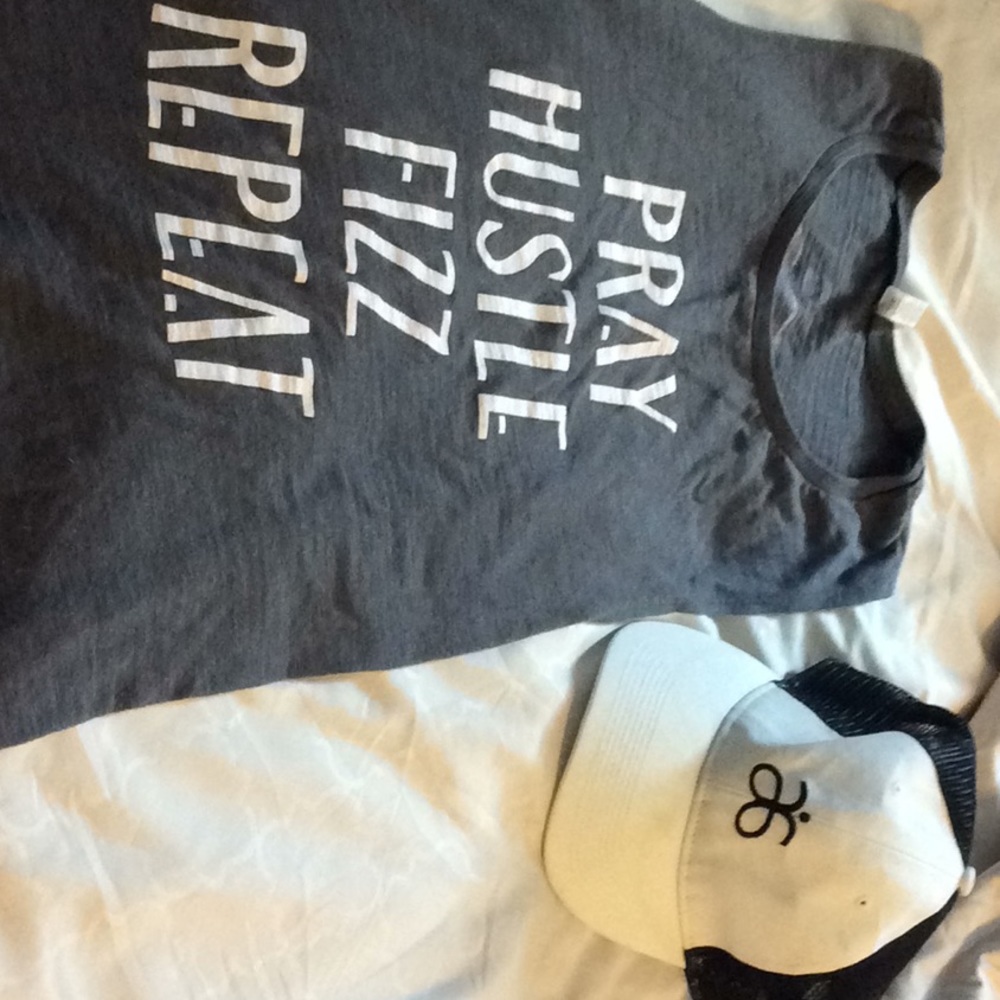 Arbonne tank, hat and 2 Petter string bags